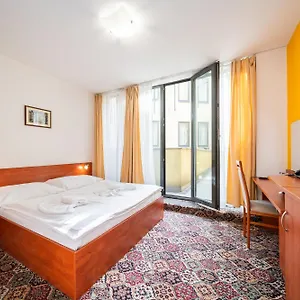 De Luxe *** Praag