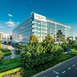 Courtyard By Marriott Airport Отель